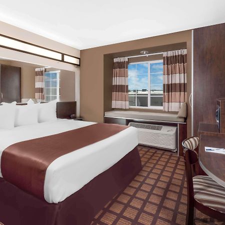 Microtel Inn & Suites By Wyndham Мидленд Экстерьер фото