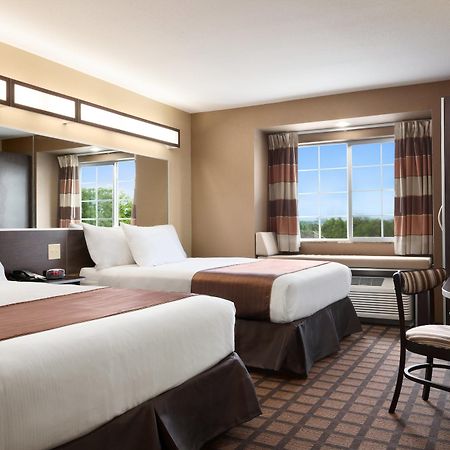 Microtel Inn & Suites By Wyndham Мидленд Экстерьер фото
