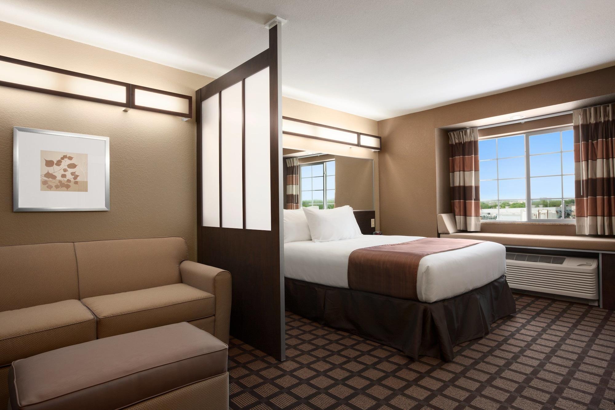 Microtel Inn & Suites By Wyndham Мидленд Экстерьер фото