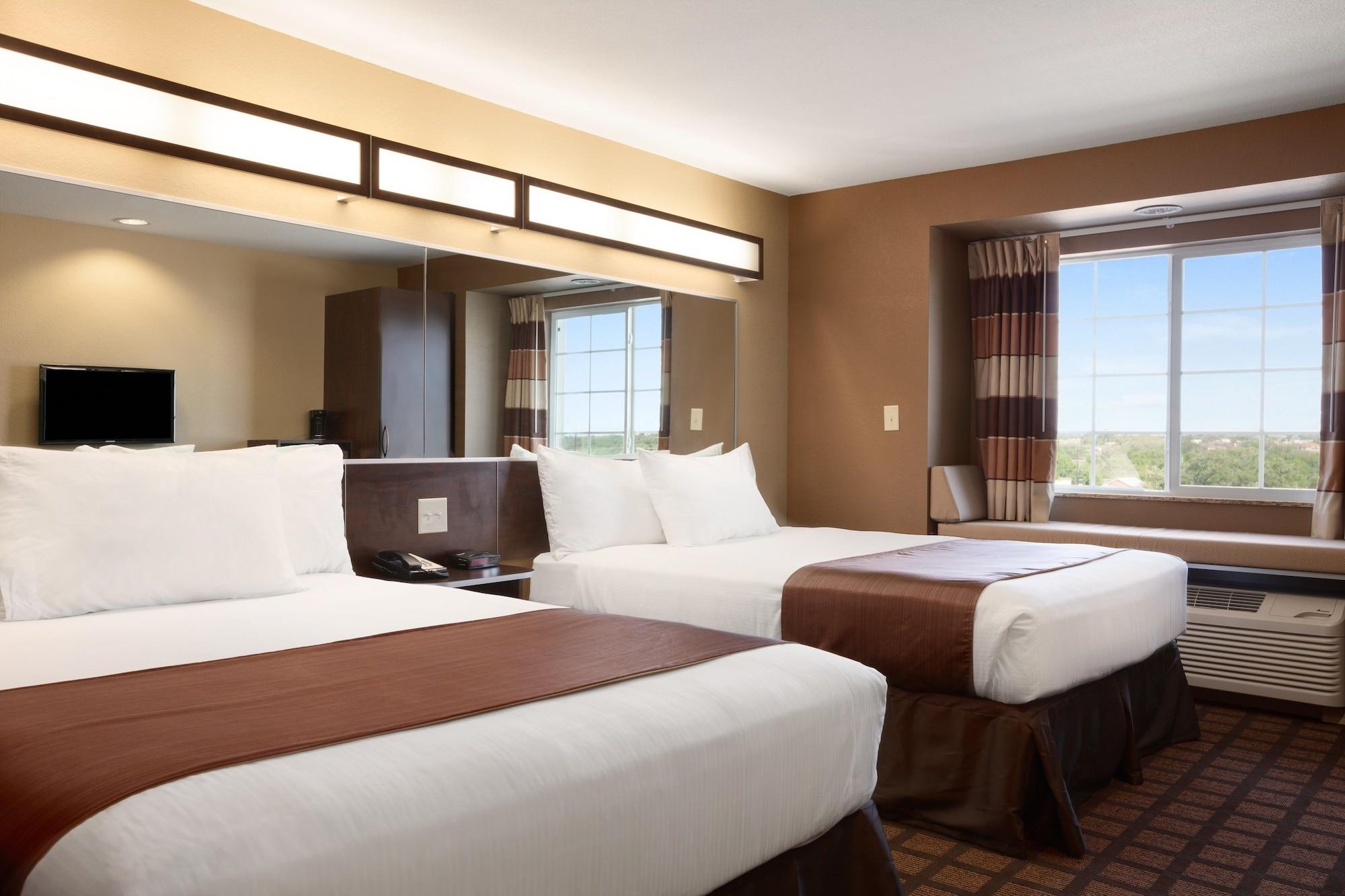 Microtel Inn & Suites By Wyndham Мидленд Экстерьер фото