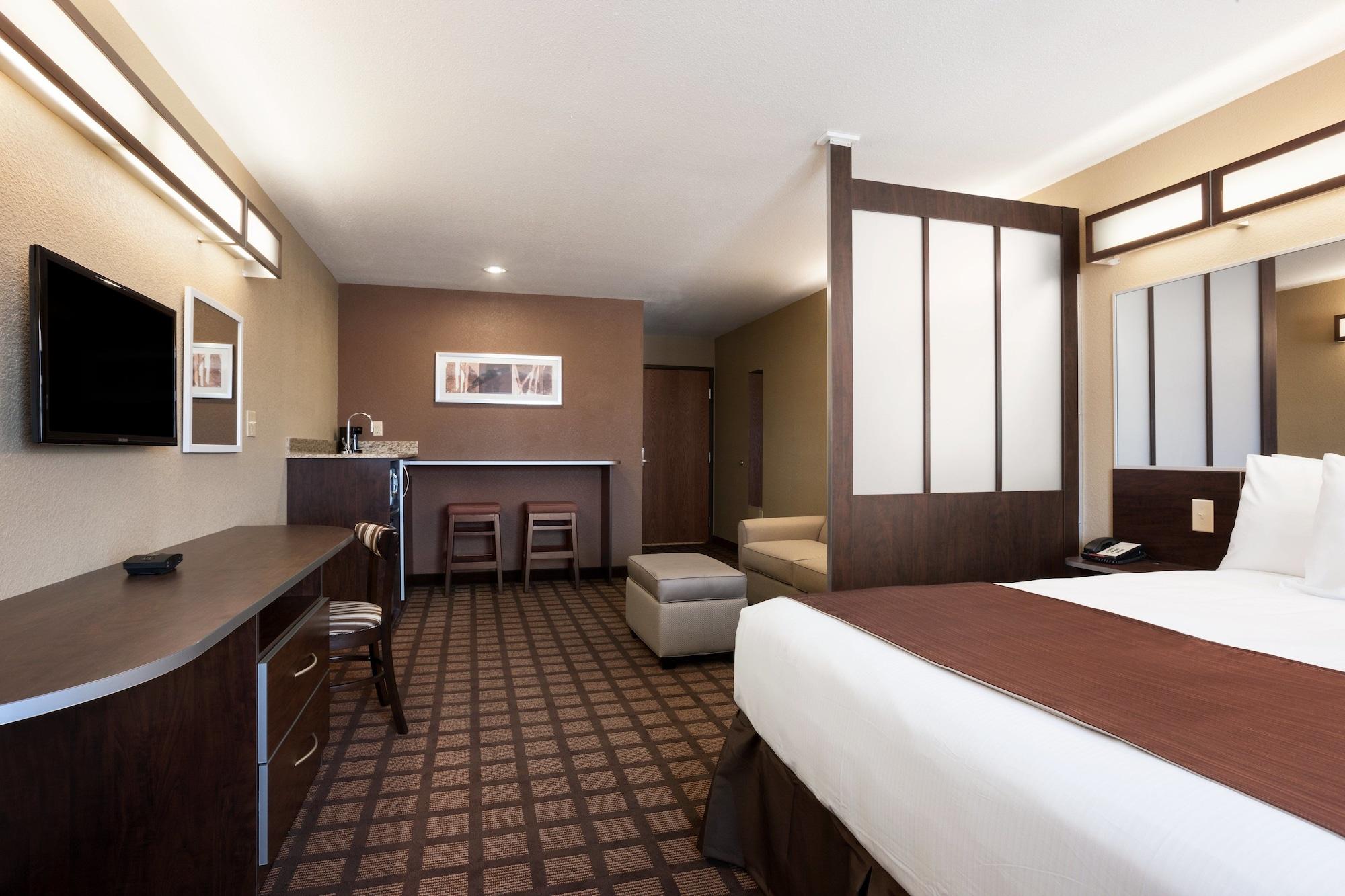 Microtel Inn & Suites By Wyndham Мидленд Экстерьер фото