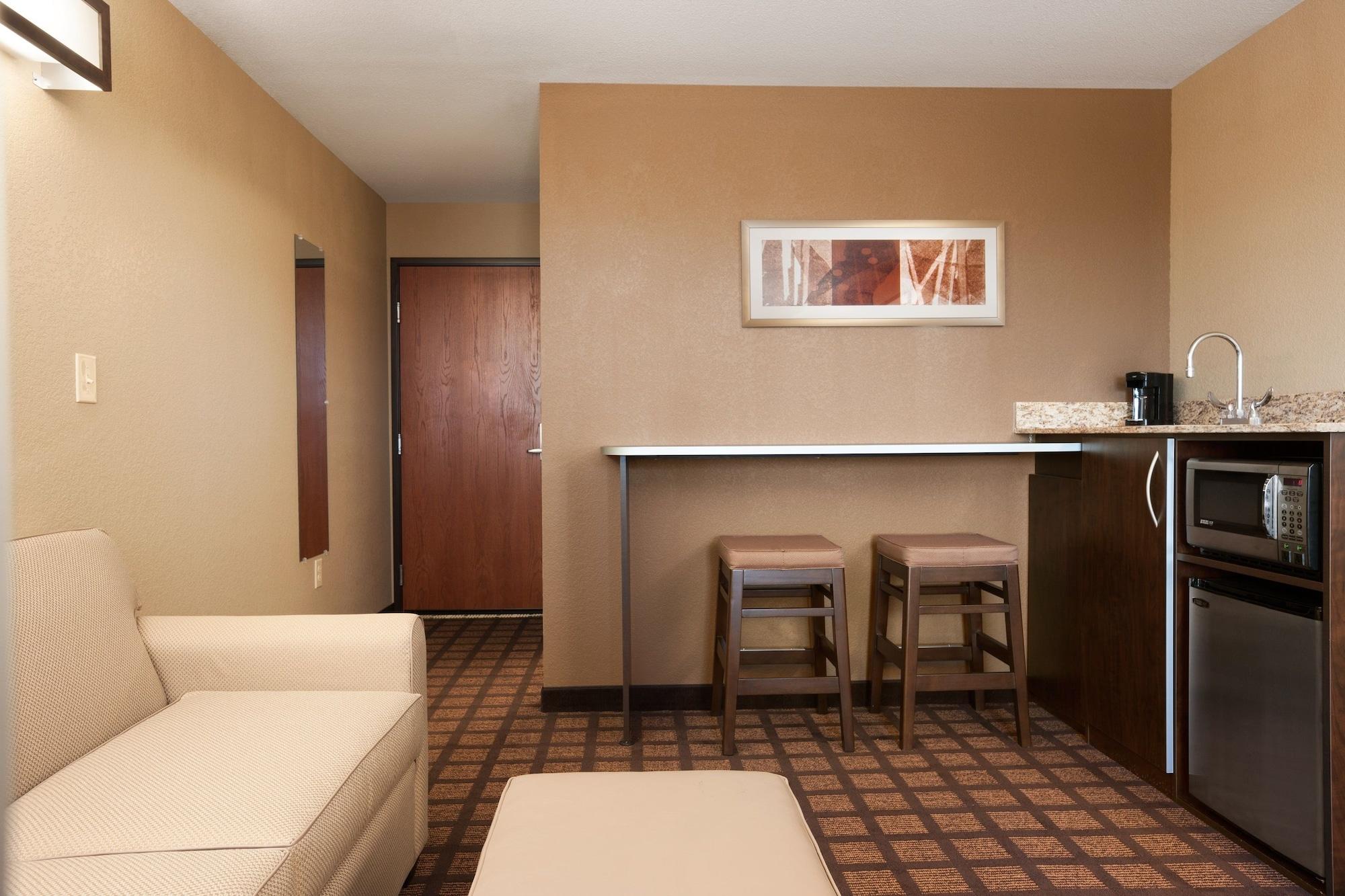 Microtel Inn & Suites By Wyndham Мидленд Экстерьер фото